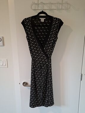 Vintage 90's/Y2K Nine West Black & Beige Printed Full-wrap Dress (Size S)